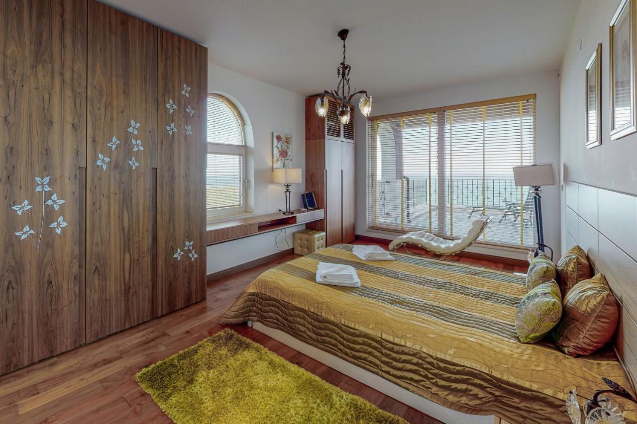 Lighthouse Luxe Estate Apart & Villas Balchik Exterior photo