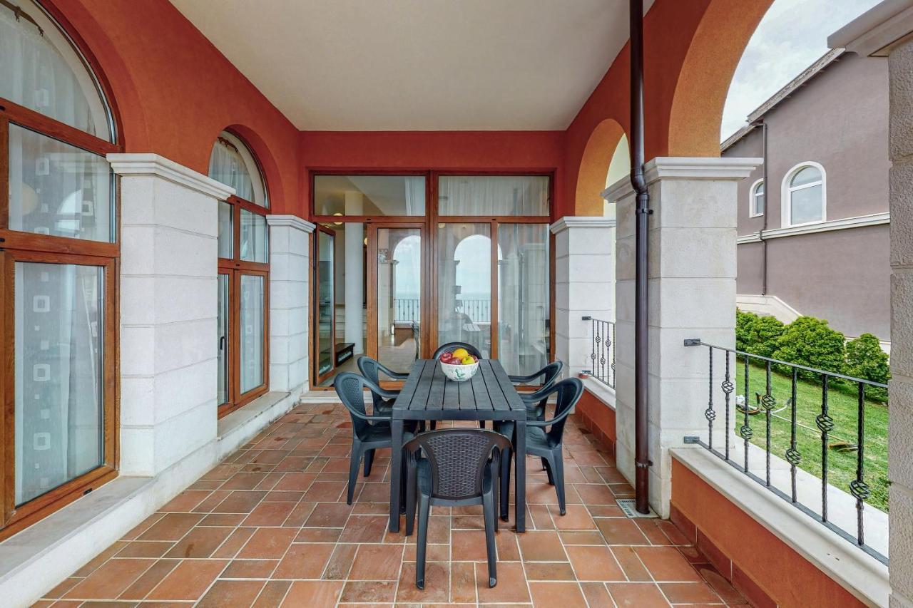 Lighthouse Luxe Estate Apart & Villas Balchik Exterior photo
